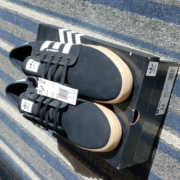 adidas | Shoes | Adidas Original Seeley Sneakers | Poshmark كرسي مكتبي رخيص adidas | Shoes | Adidas Original Seeley Sneakers | Poshmark كرسي مكتبي رخيص